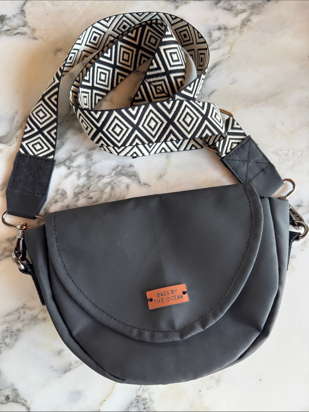 Bags By The Ocean Black Crossbody Bag w/ Patterned Boho Aztec Strap